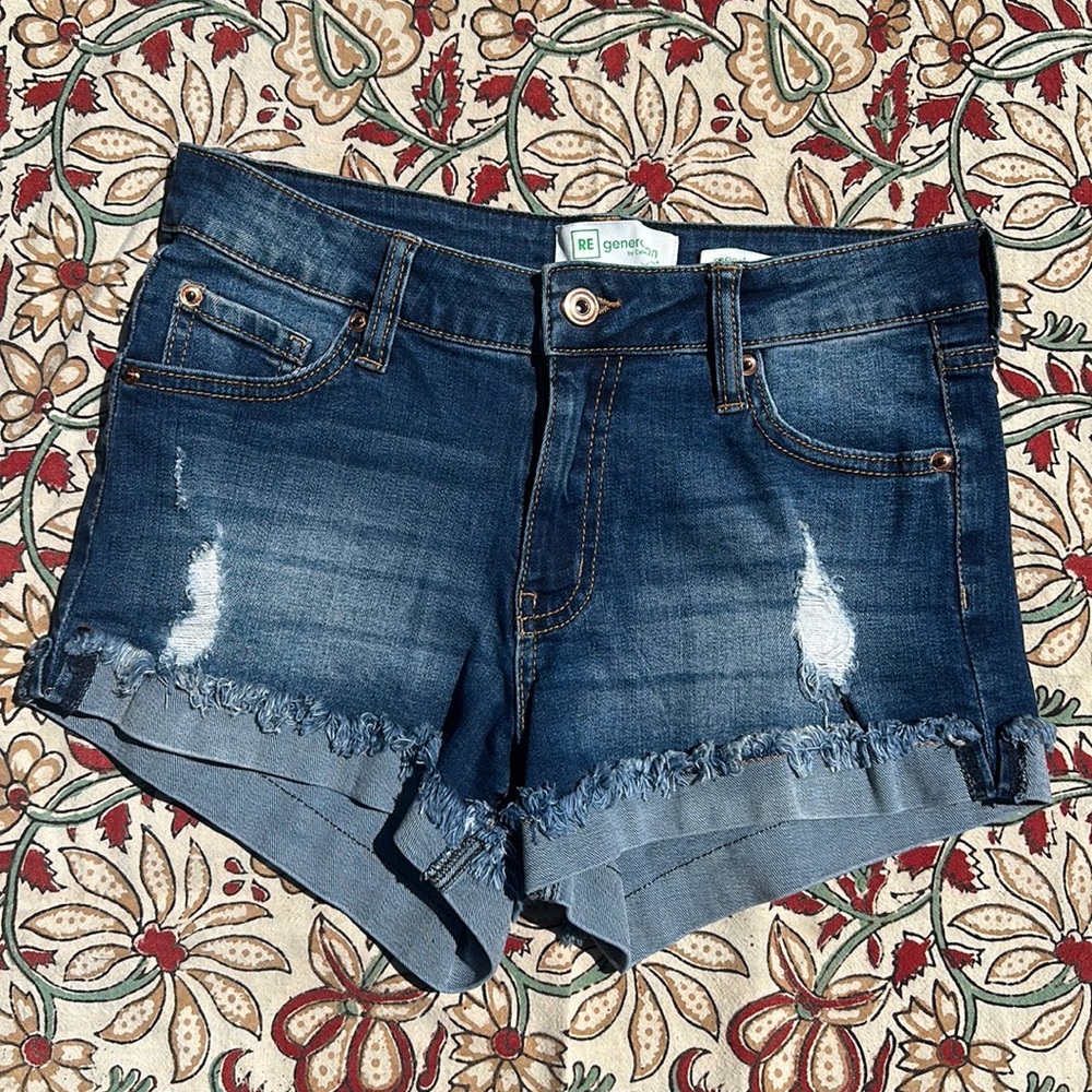 RE generation by Celebrity Pink Meadow Denim distressed Shorts size 3/26